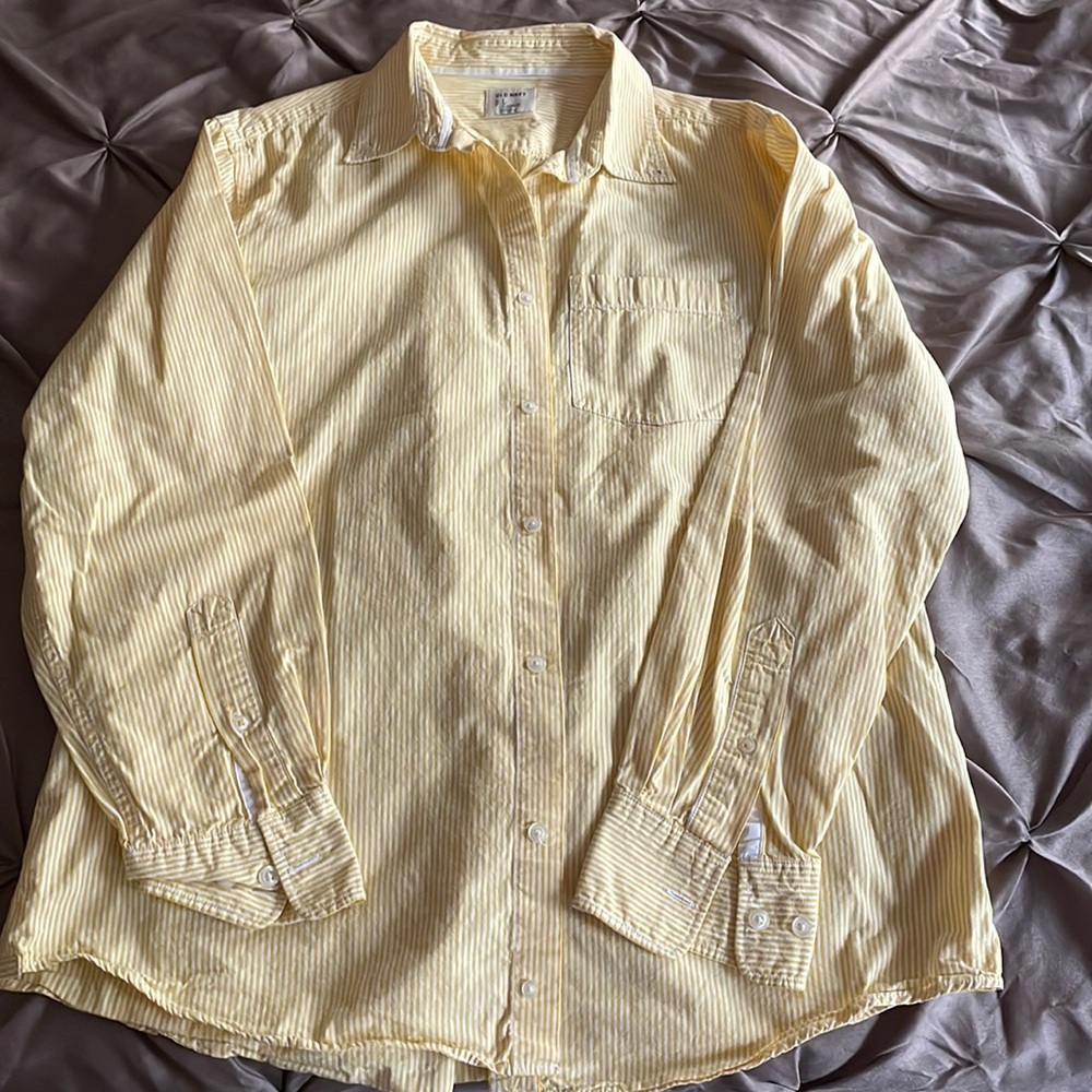Old Navy Mens Button down shirt